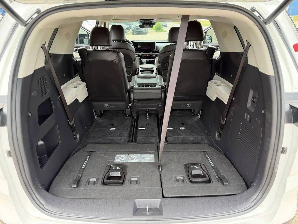 used 2024 Kia Carnival car, priced at $28,294
