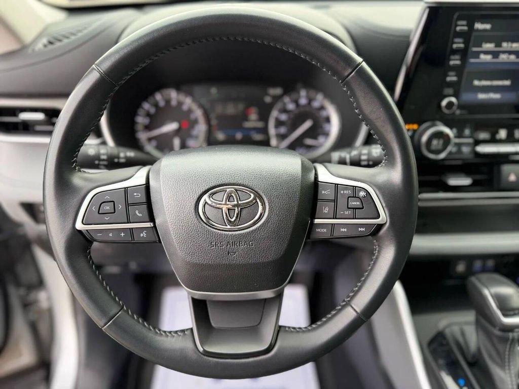 used 2022 Toyota Highlander car, priced at $36,995