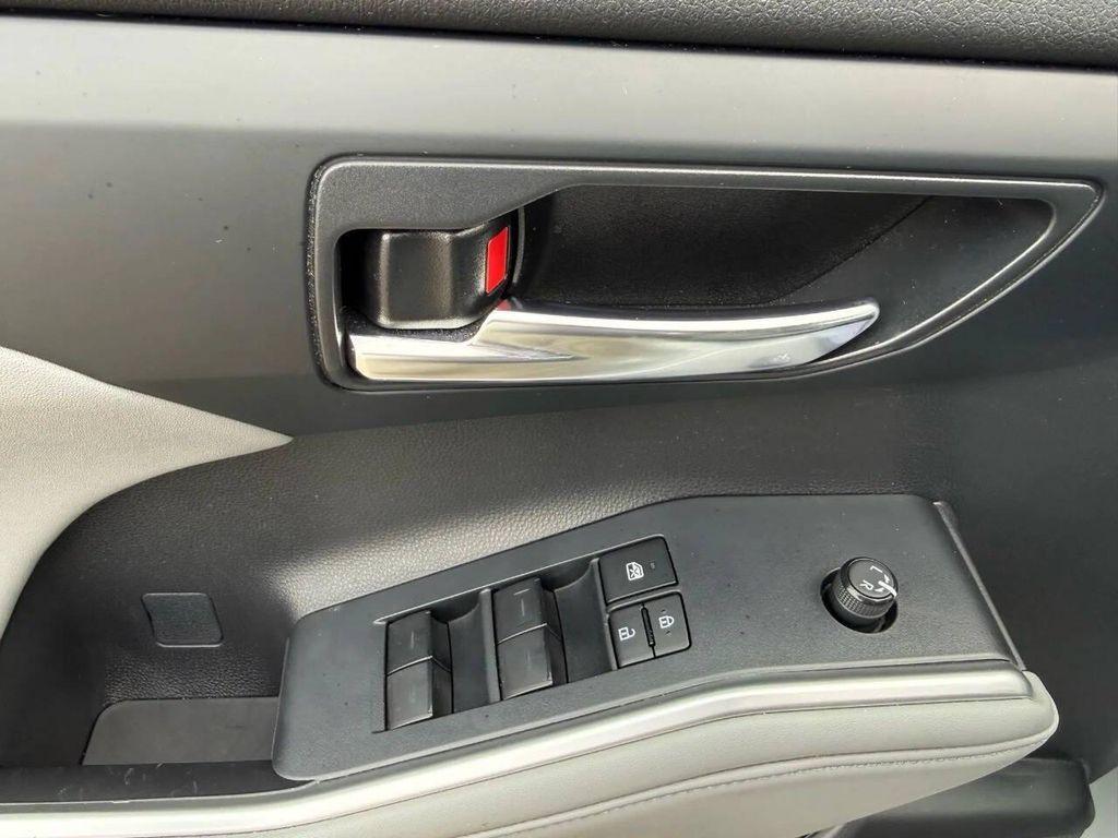 used 2022 Toyota Highlander car, priced at $36,995