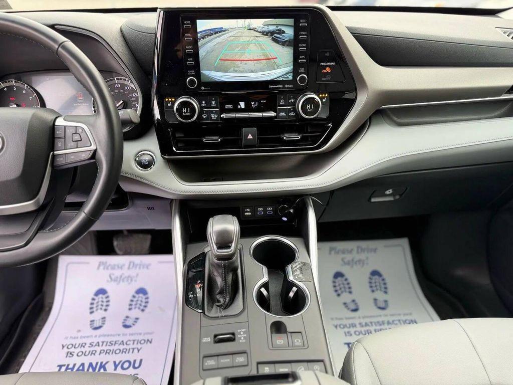 used 2022 Toyota Highlander car, priced at $36,995