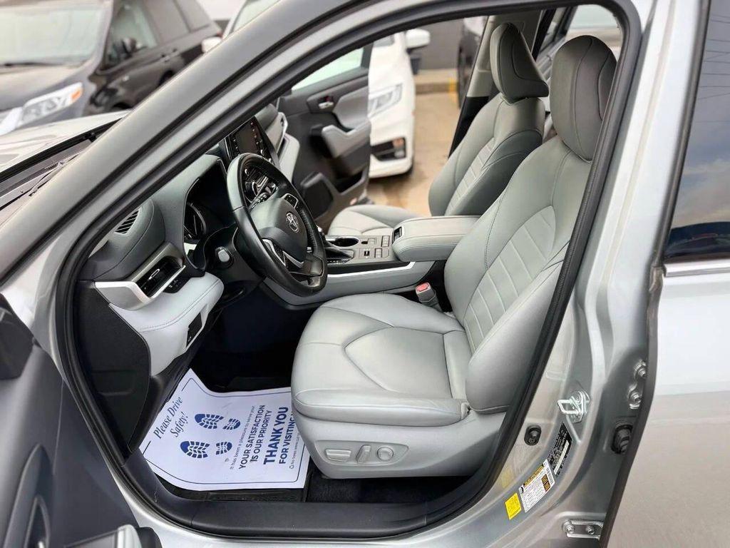 used 2022 Toyota Highlander car, priced at $36,995