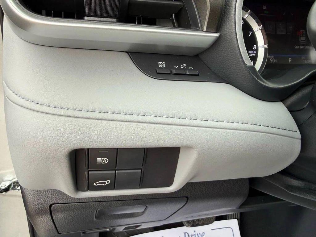 used 2022 Toyota Highlander car, priced at $36,995