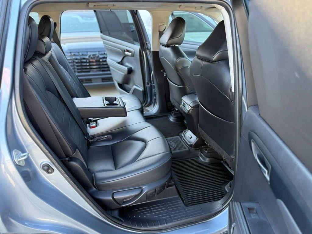 used 2022 Toyota Highlander car, priced at $31,995
