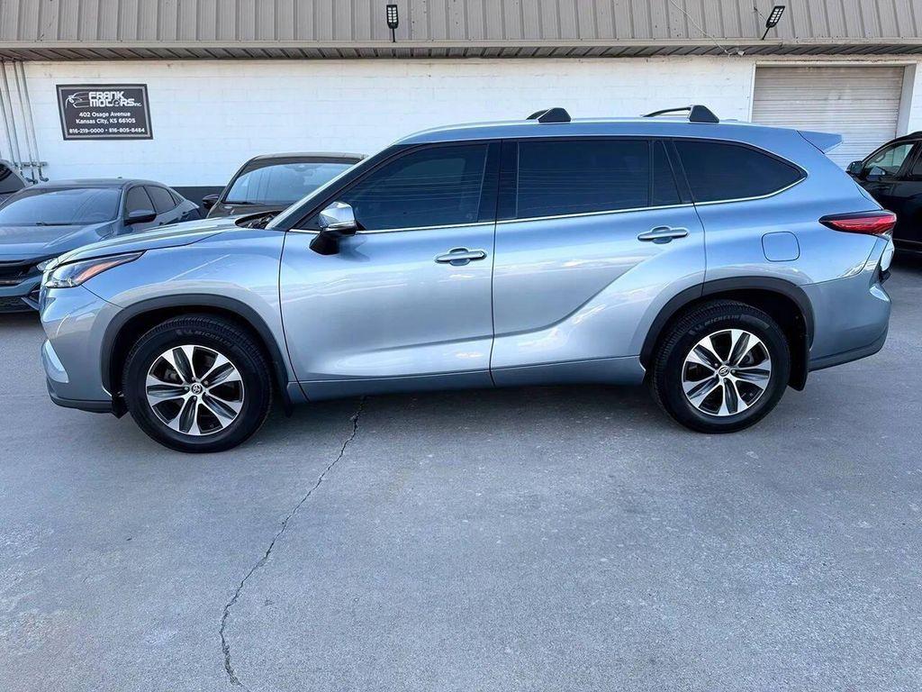 used 2022 Toyota Highlander car, priced at $29,995