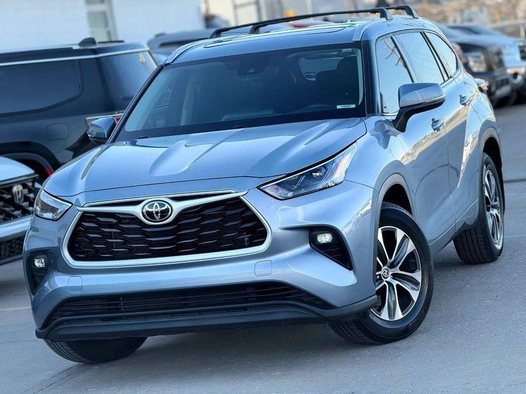 used 2022 Toyota Highlander car, priced at $31,995