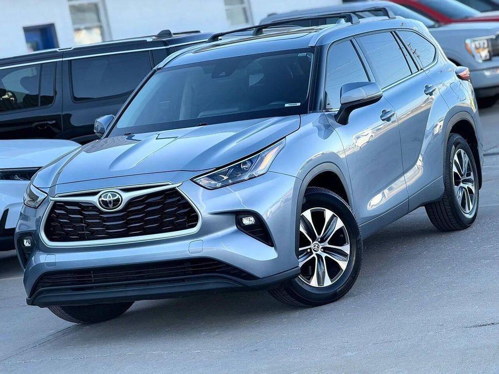used 2022 Toyota Highlander car, priced at $29,995