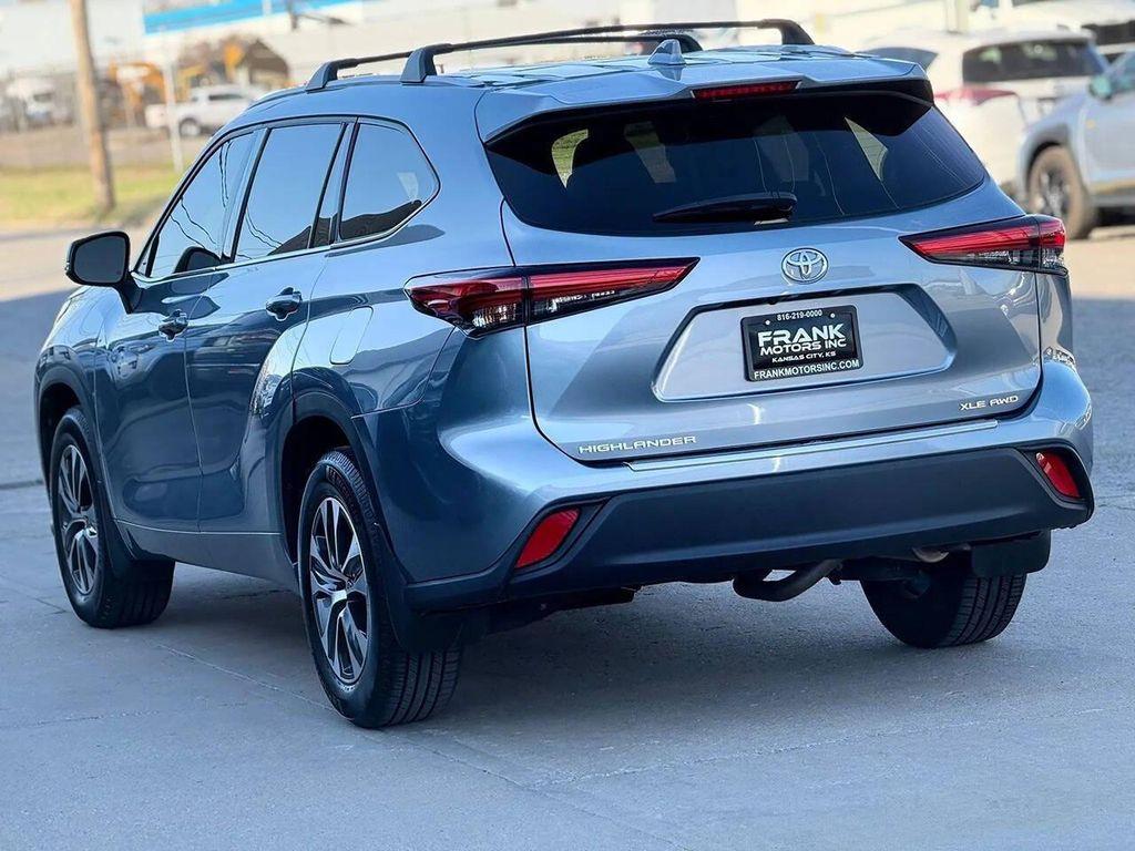 used 2022 Toyota Highlander car, priced at $29,995
