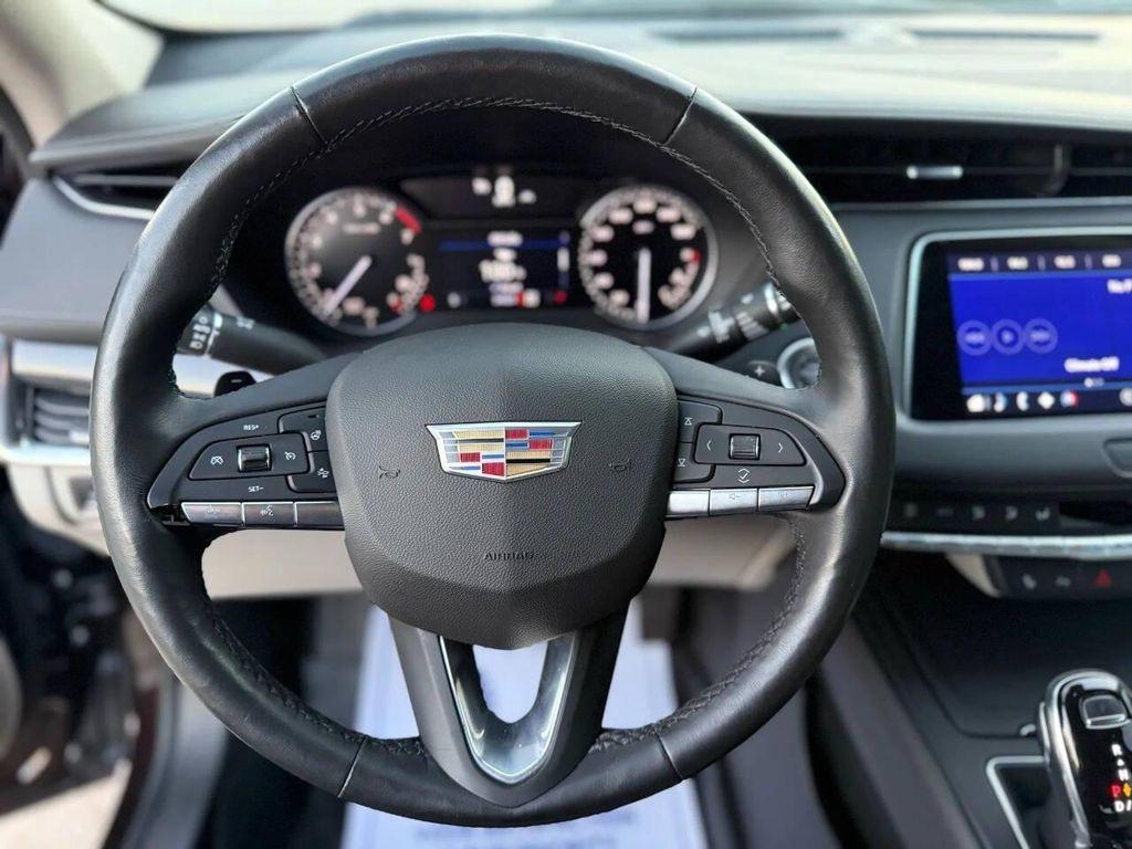 used 2021 Cadillac XT4 car, priced at $21,995