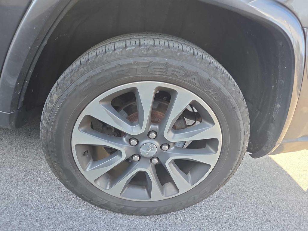 used 2017 Jeep Grand Cherokee car