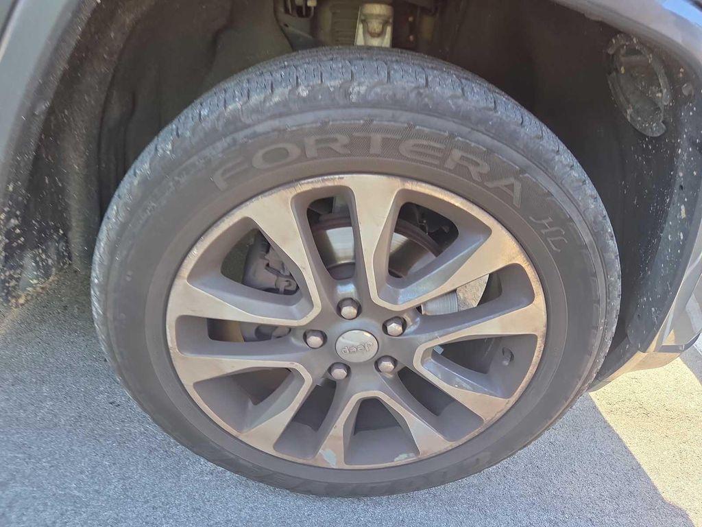 used 2017 Jeep Grand Cherokee car