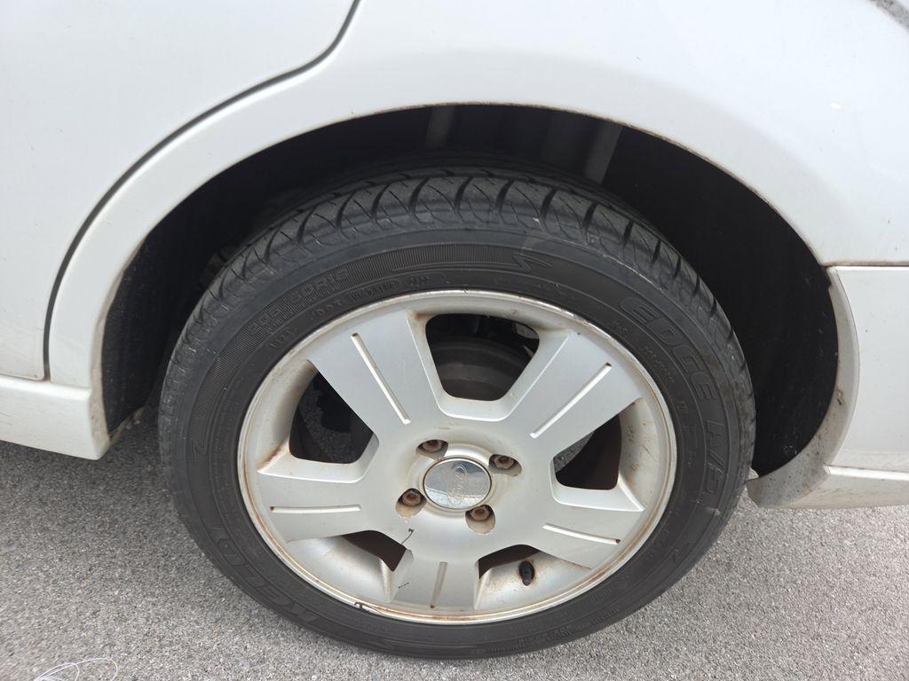 used 2007 Ford Focus car, priced at $1,913