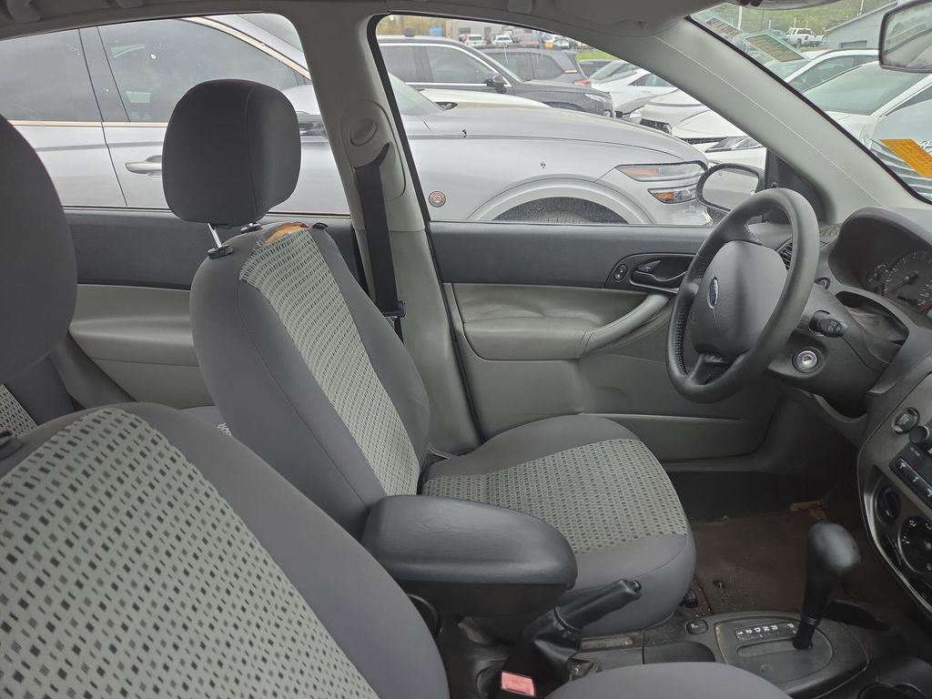 used 2007 Ford Focus car, priced at $1,913