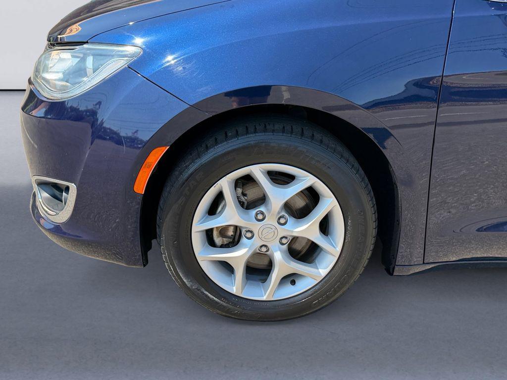 used 2018 Chrysler Pacifica car, priced at $11,950