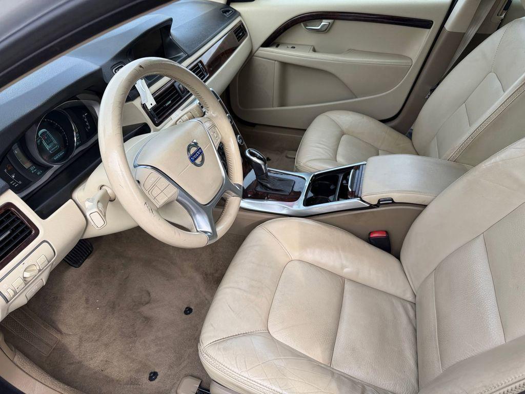 used 2014 Volvo XC70 car, priced at $3,600