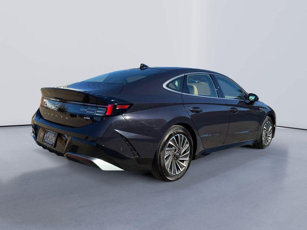 used 2025 Hyundai Sonata Hybrid car, priced at $27,809