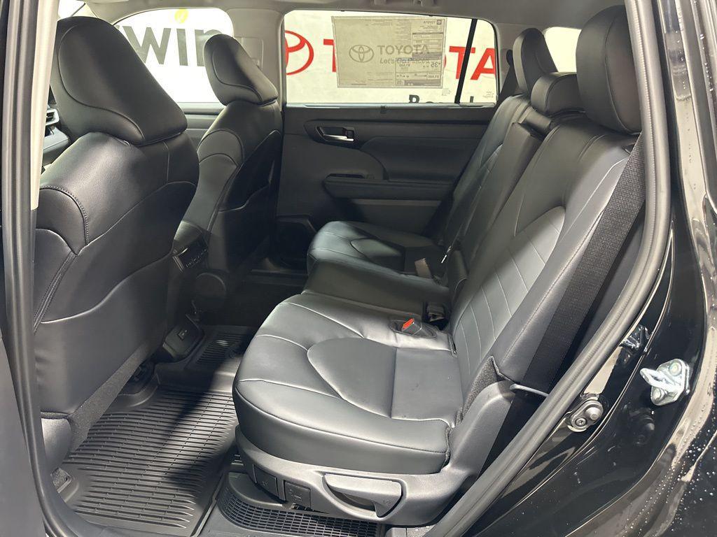 new 2026 Toyota Highlander Hybrid car, priced at $48,938