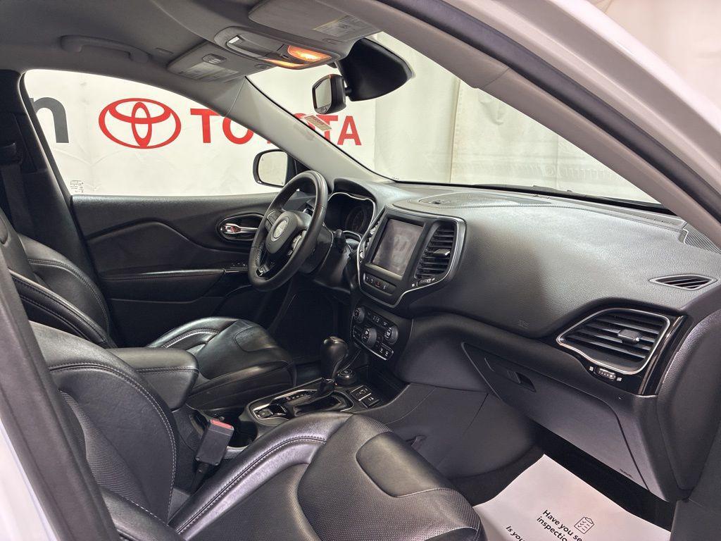 used 2023 Jeep Cherokee car, priced at $17,500