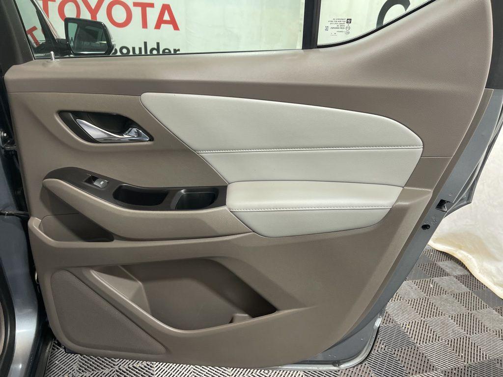 used 2020 Chevrolet Traverse car, priced at $15,500