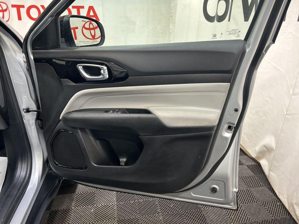 used 2025 Jeep Compass car, priced at $23,000