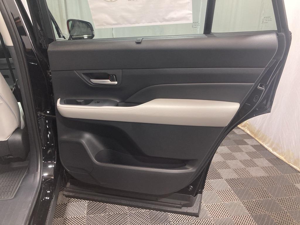 new 2025 Toyota Grand Highlander car, priced at $48,733