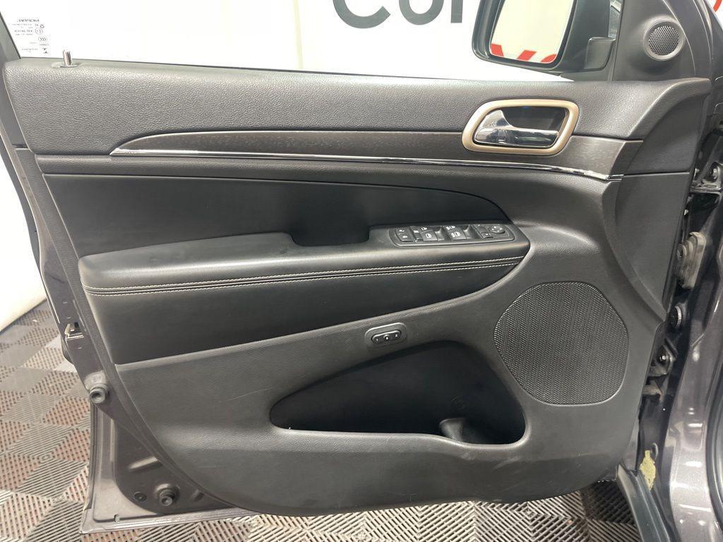 used 2015 Jeep Grand Cherokee car, priced at $13,000