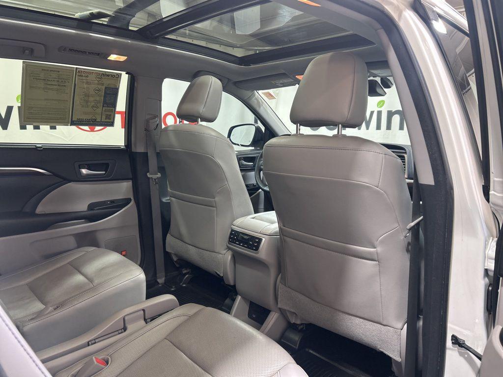 used 2016 Toyota Highlander car, priced at $16,500