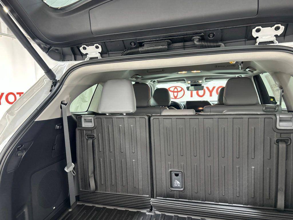 new 2026 Toyota Highlander car, priced at $54,807