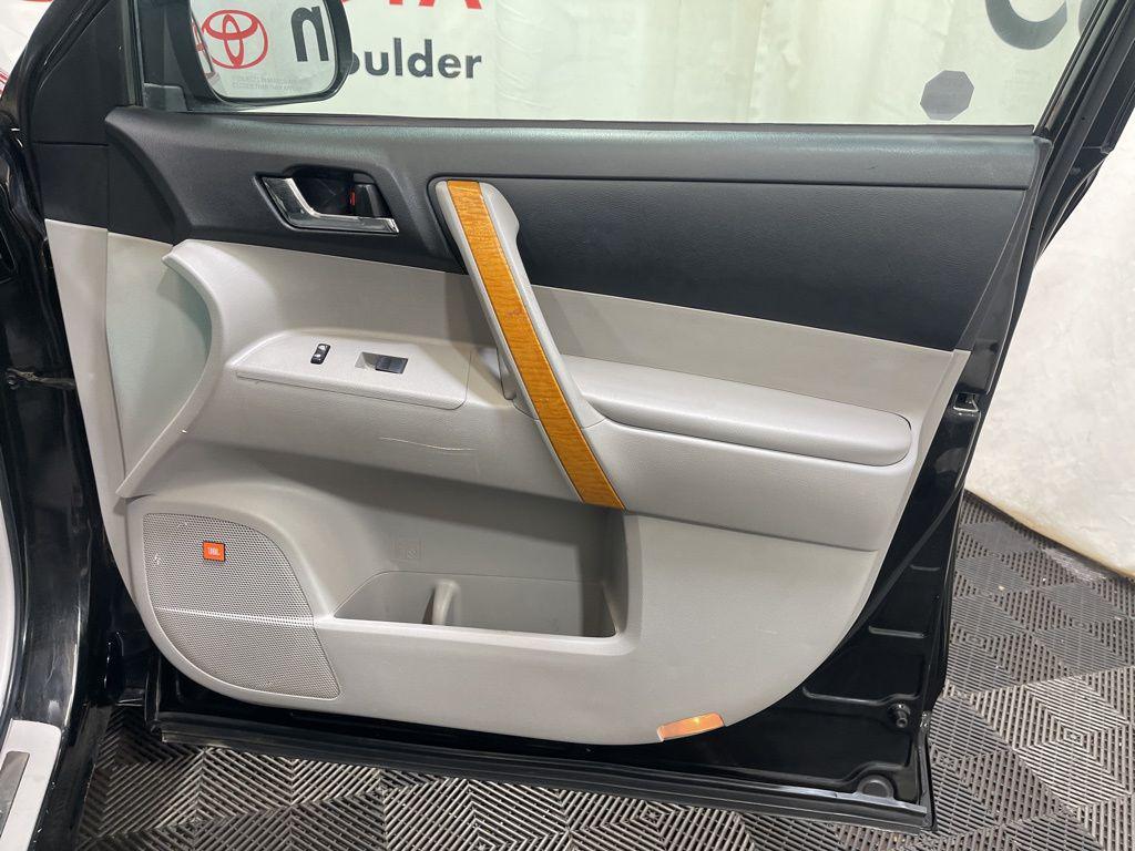 used 2008 Toyota Highlander Hybrid car, priced at $6,500