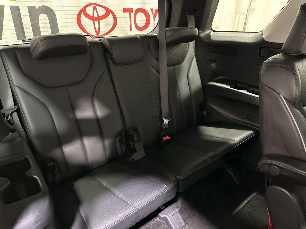 used 2024 Hyundai Palisade car, priced at $31,000