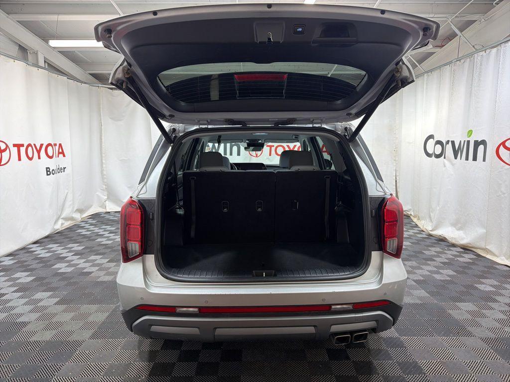 used 2024 Hyundai Palisade car, priced at $31,000