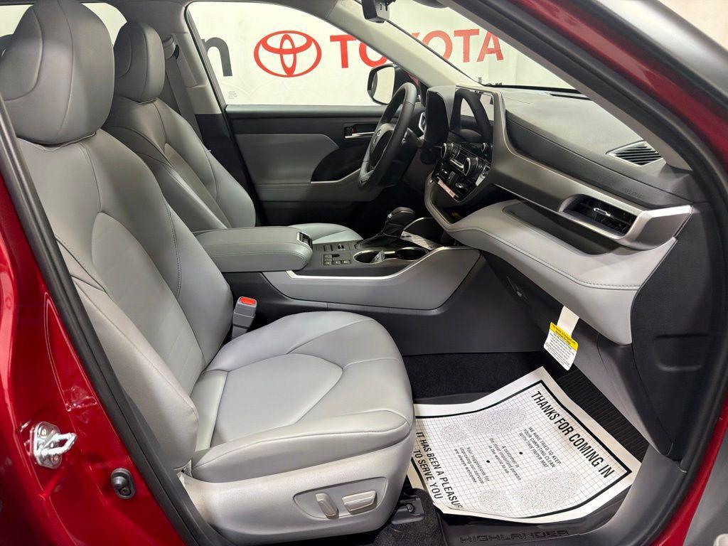 new 2026 Toyota Highlander car, priced at $49,762