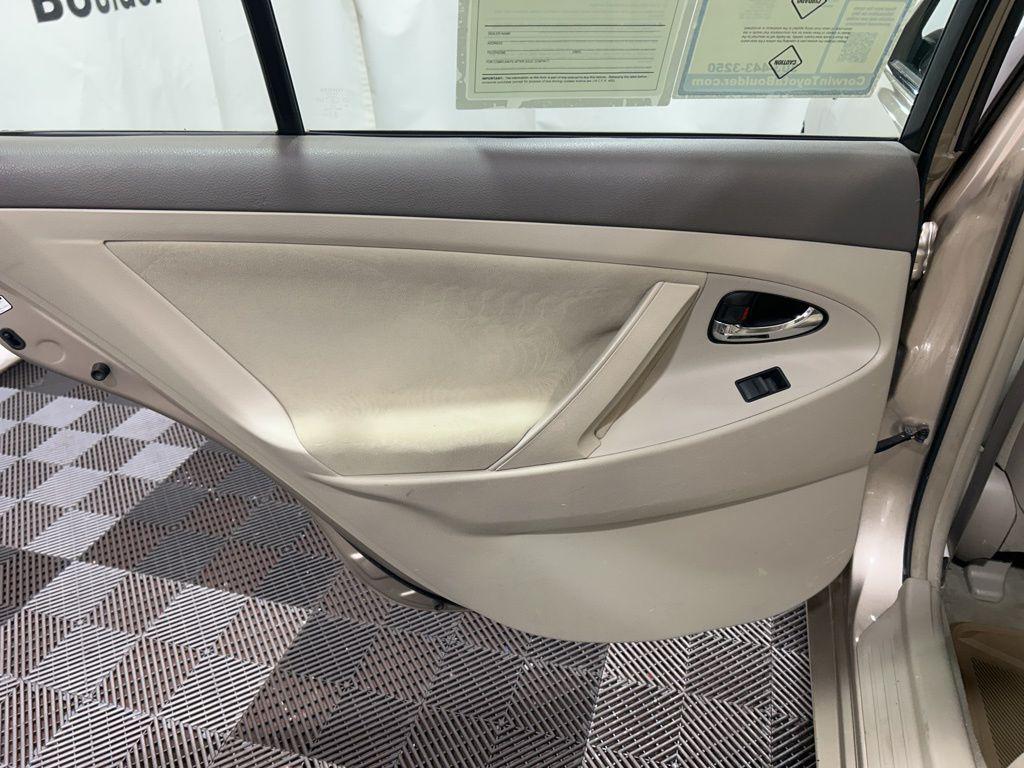 used 2007 Toyota Camry Hybrid car, priced at $4,800