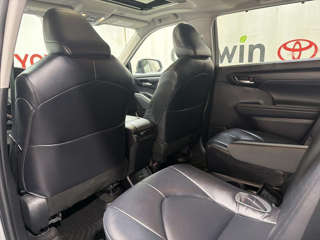 used 2023 Toyota Highlander car, priced at $34,000