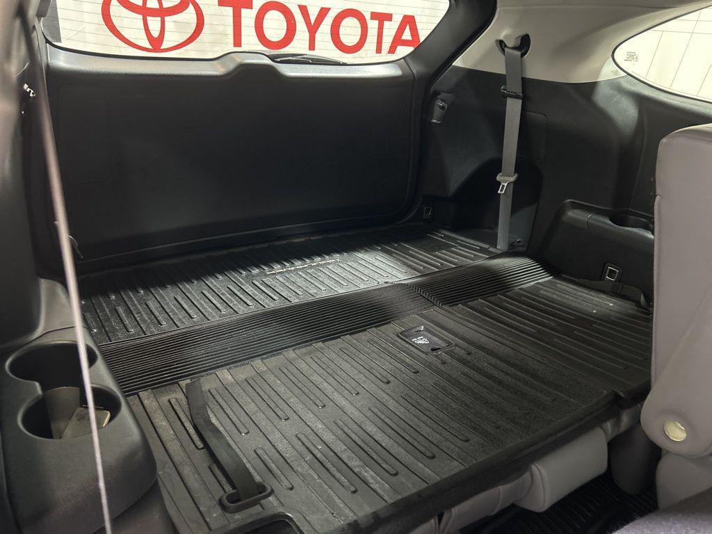 used 2022 Toyota Highlander car, priced at $35,550