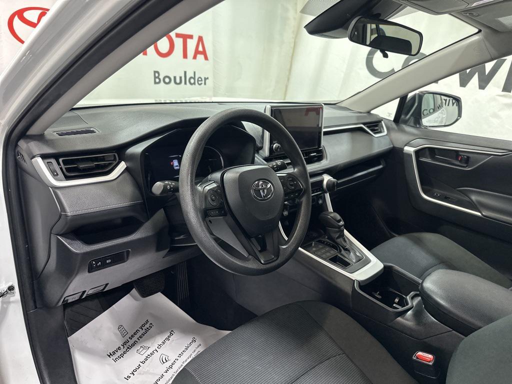2024 Ice Cap Toyota RAV4