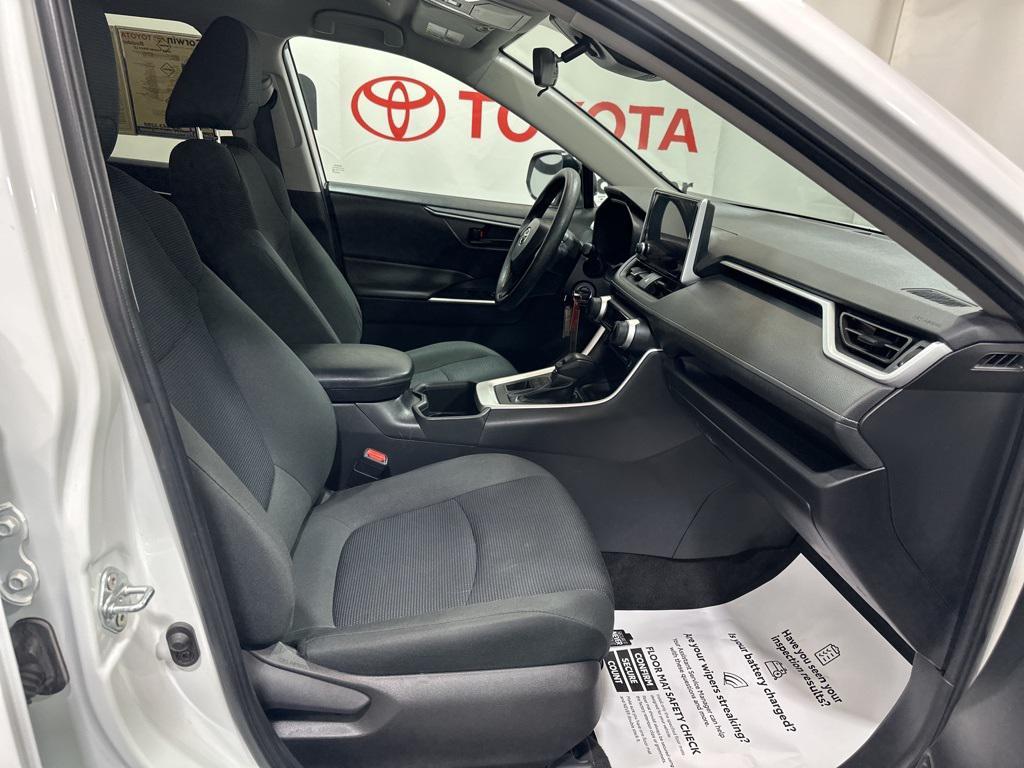 2024 Ice Cap Toyota RAV4
