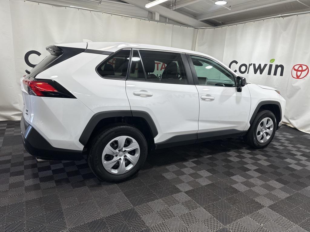 2024 Ice Cap Toyota RAV4