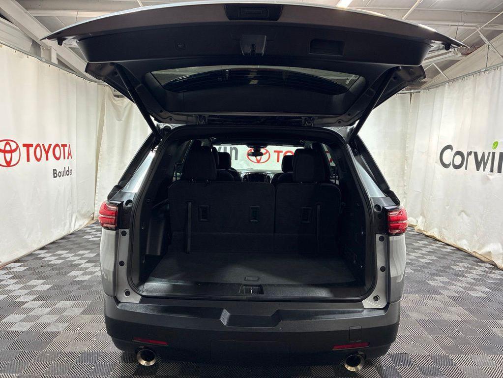 used 2023 Chevrolet Traverse car, priced at $23,699