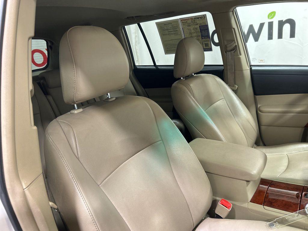 used 2013 Toyota Highlander car, priced at $13,000