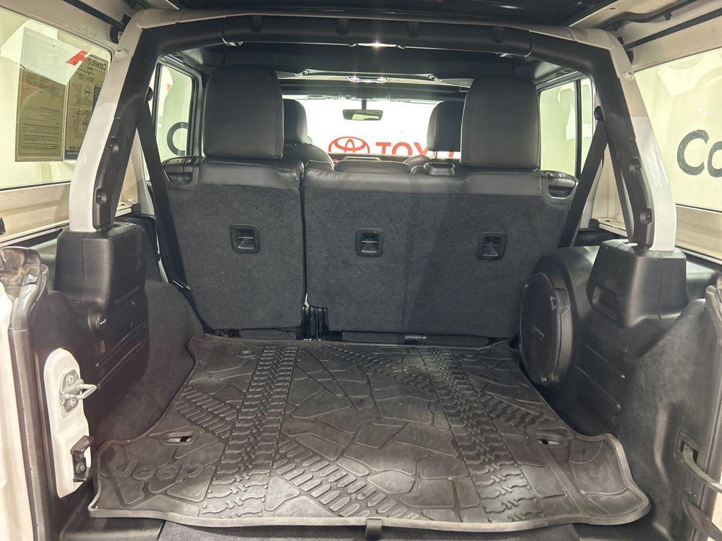 used 2020 Jeep Wrangler Unlimited car, priced at $32,000