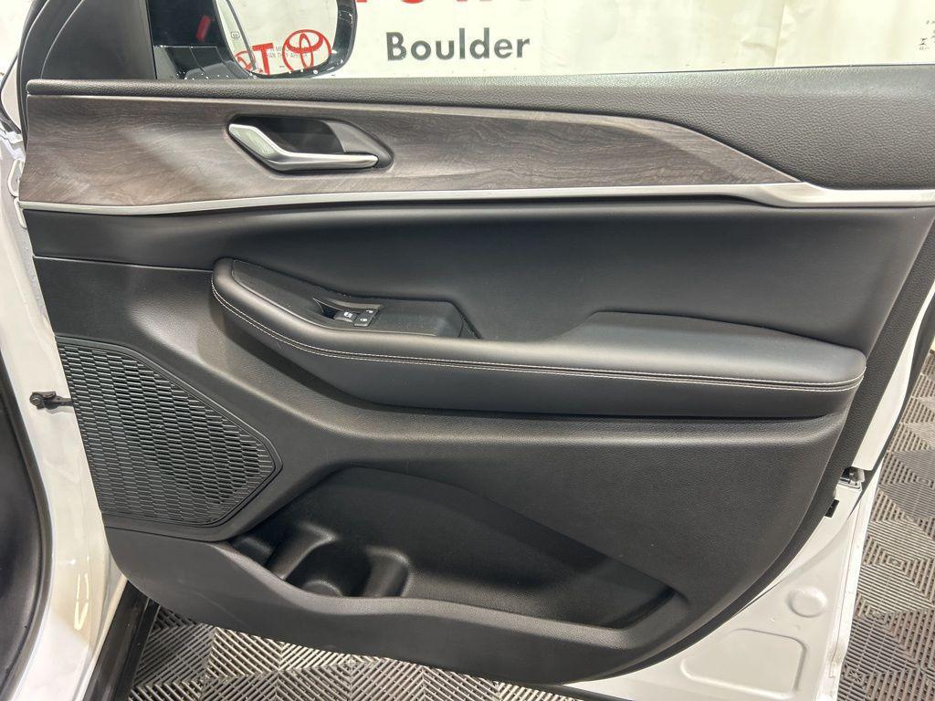 used 2023 Jeep Grand Cherokee car, priced at $25,000