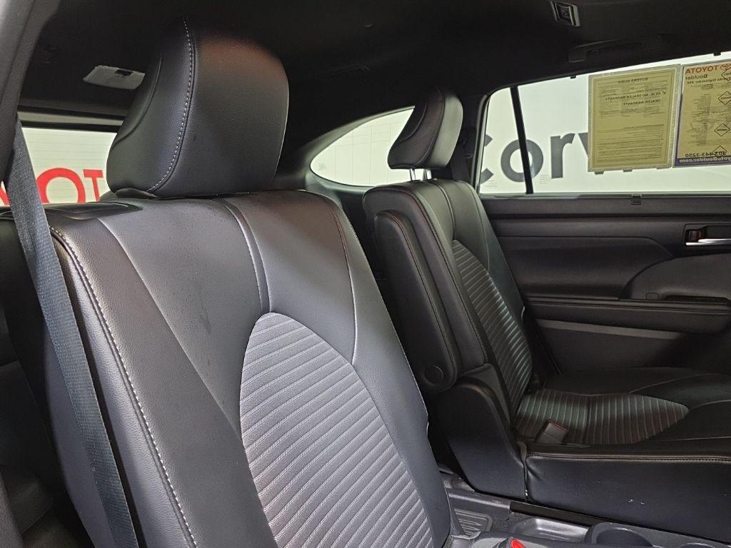 used 2021 Toyota Highlander car, priced at $29,550