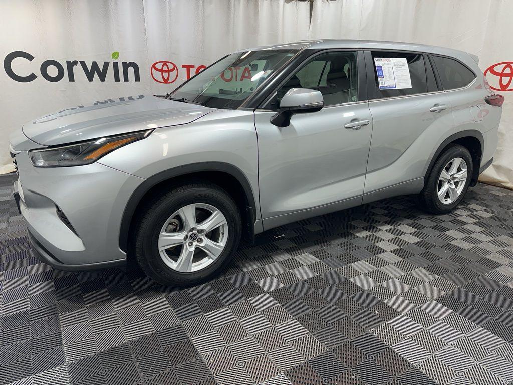 used 2024 Toyota Highlander car, priced at $32,850
