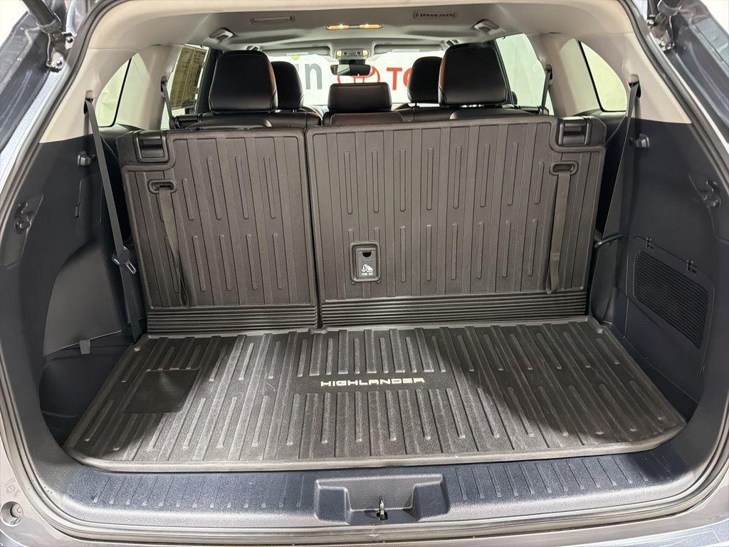 used 2023 Toyota Highlander car, priced at $38,250