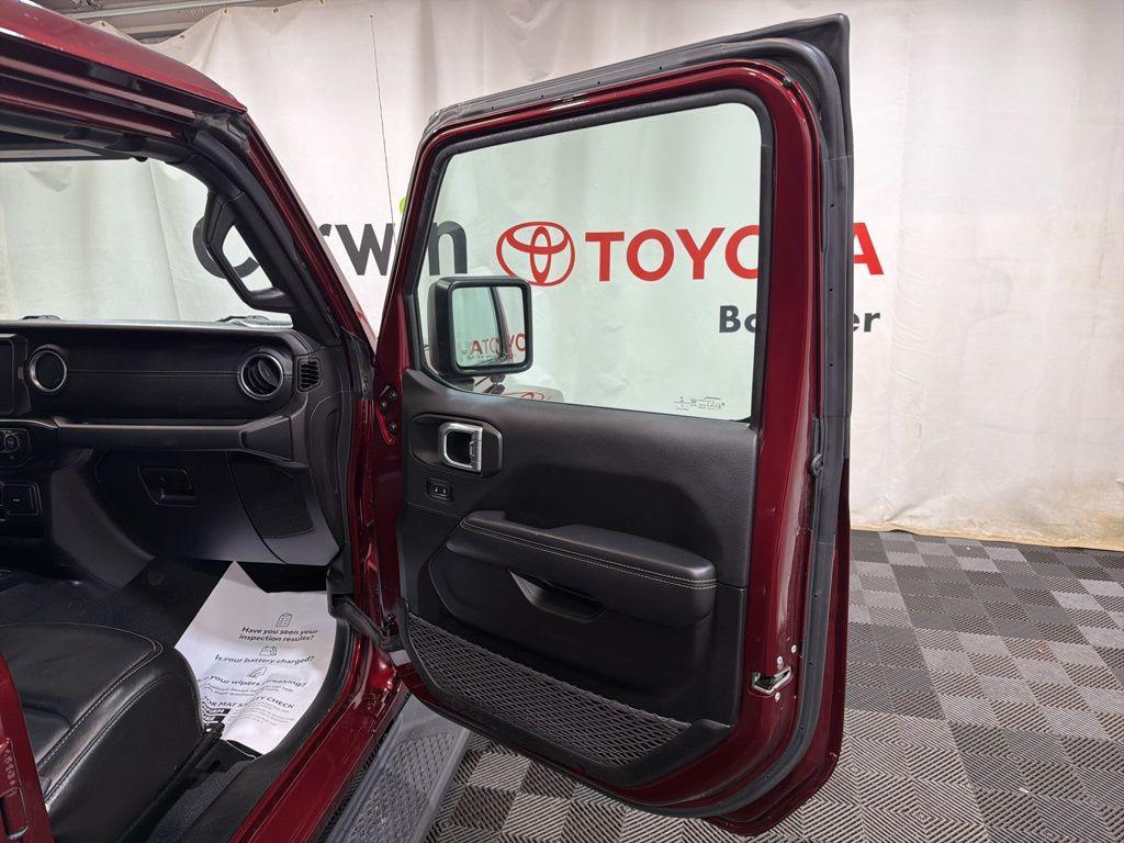 used 2022 Jeep Gladiator car, priced at $28,200