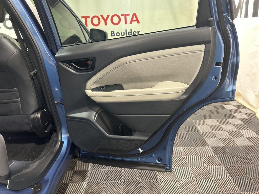 used 2025 Subaru Forester car, priced at $28,550