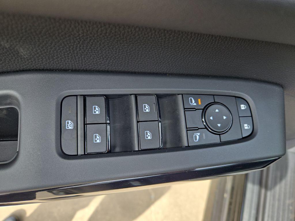 new 2026 Nissan Pathfinder car, priced at $39,763