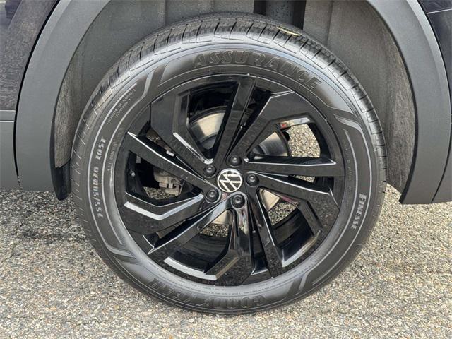 used 2023 Volkswagen Atlas car, priced at $26,500
