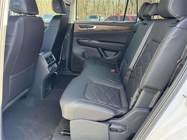 new 2026 Volkswagen Atlas car, priced at $40,140