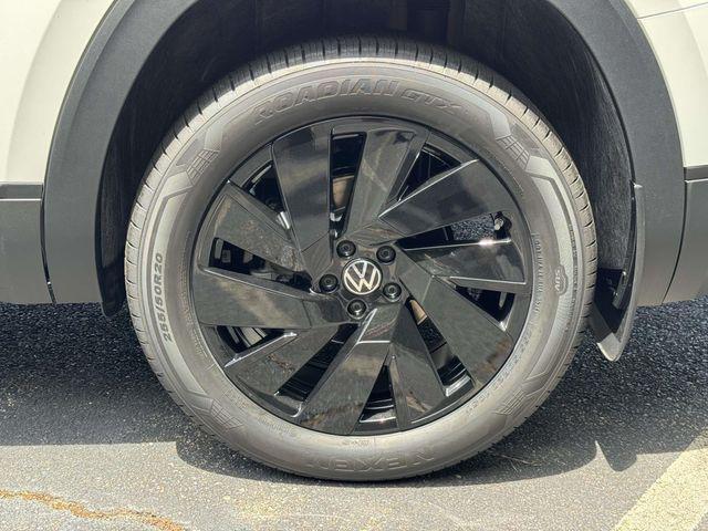 new 2026 Volkswagen Atlas car, priced at $47,752